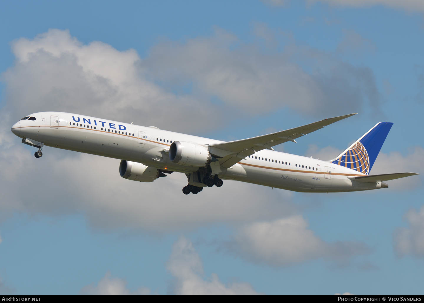 Aircraft Photo of N16009 | Boeing 787-10 Dreamliner | United Airlines | AirHistory.net #648042