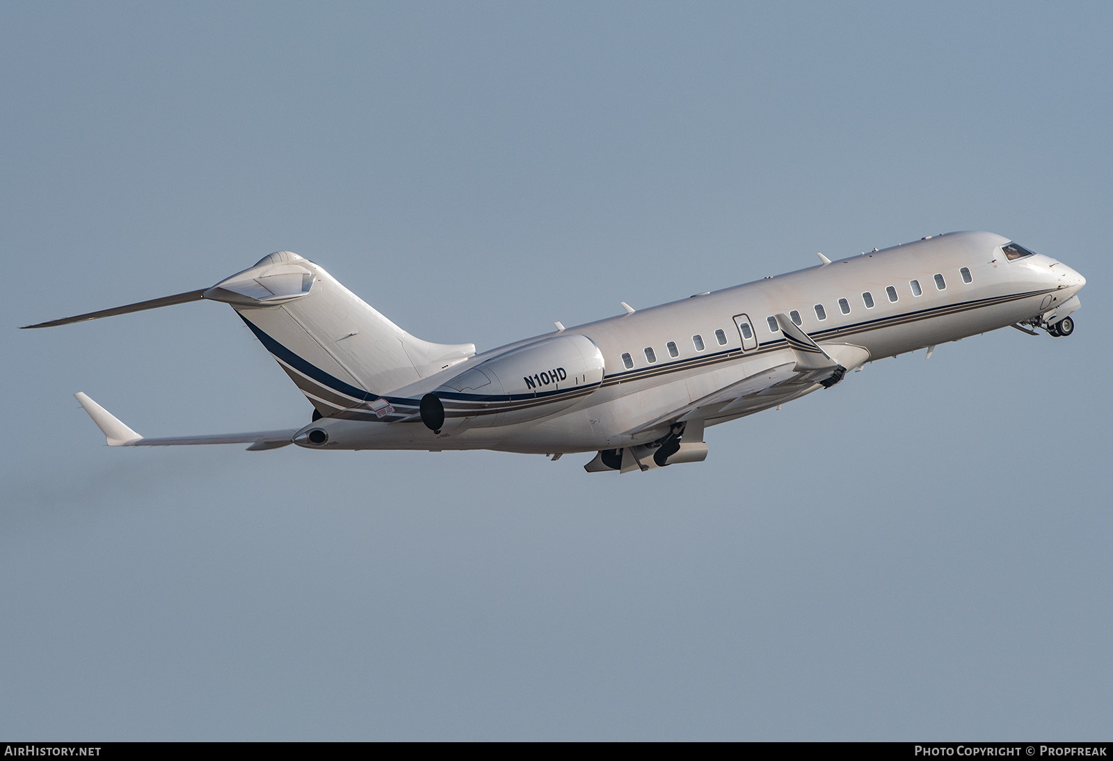 Aircraft Photo of N10HD | Bombardier Global 6000 (BD-700-1A10) | AirHistory.net #648079
