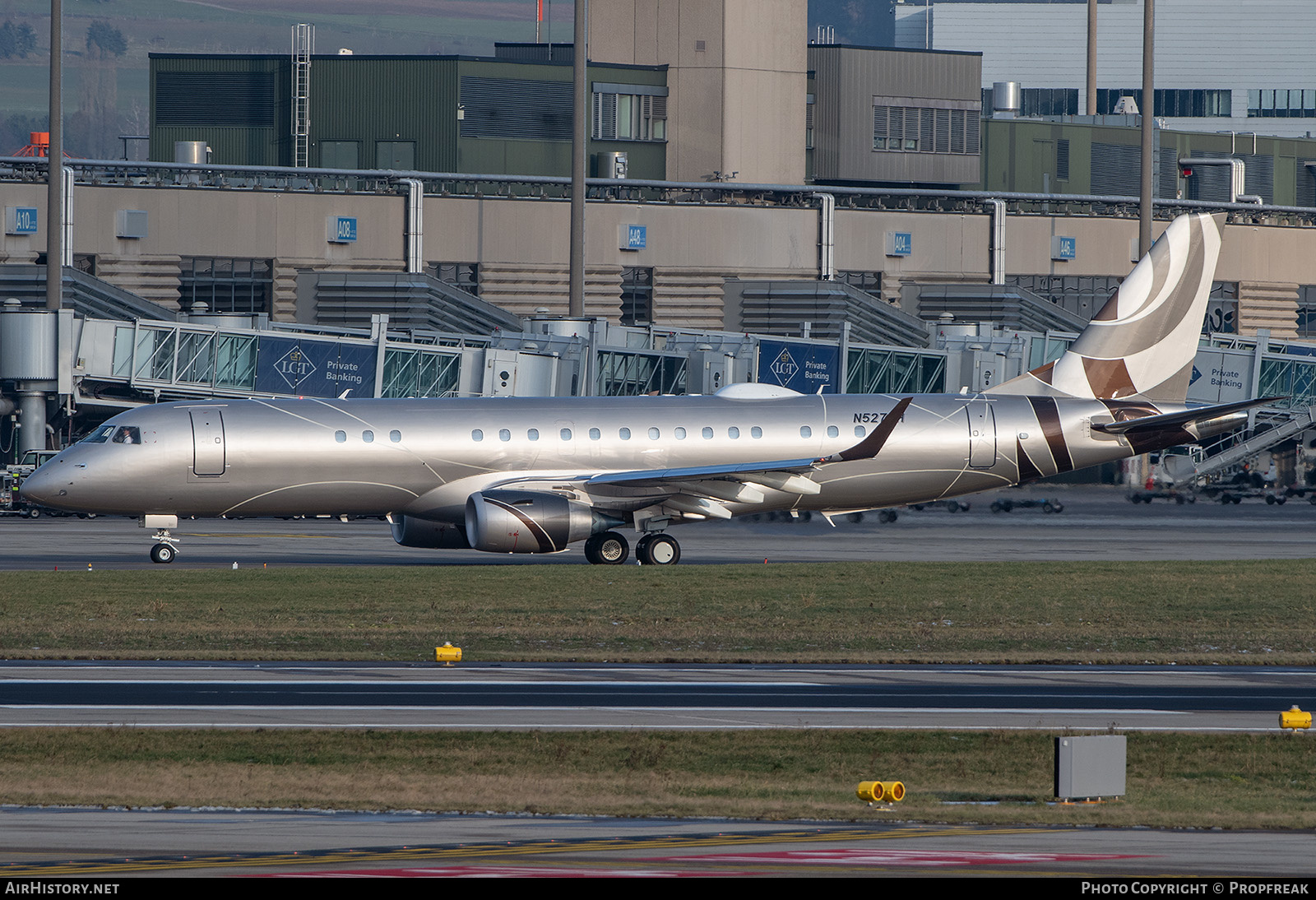 Aircraft Photo of N527AH | Embraer Lineage 1000E (ERJ-190-100ECJ) | AirHistory.net #648269