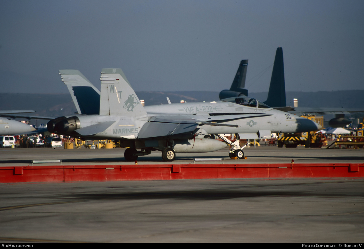 Aircraft Photo of 164718 | McDonnell Douglas F/A-18C Hornet | USA - Marines | AirHistory.net #648420