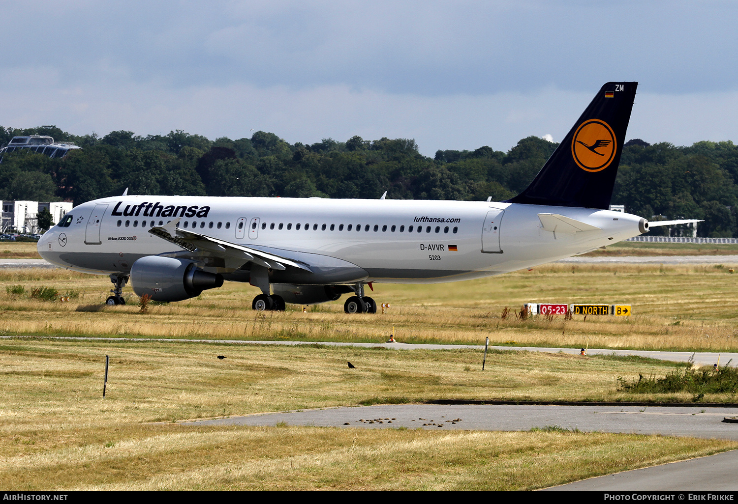 Aircraft Photo of D-AVVR | Airbus A320-214 | Lufthansa | AirHistory.net #648426