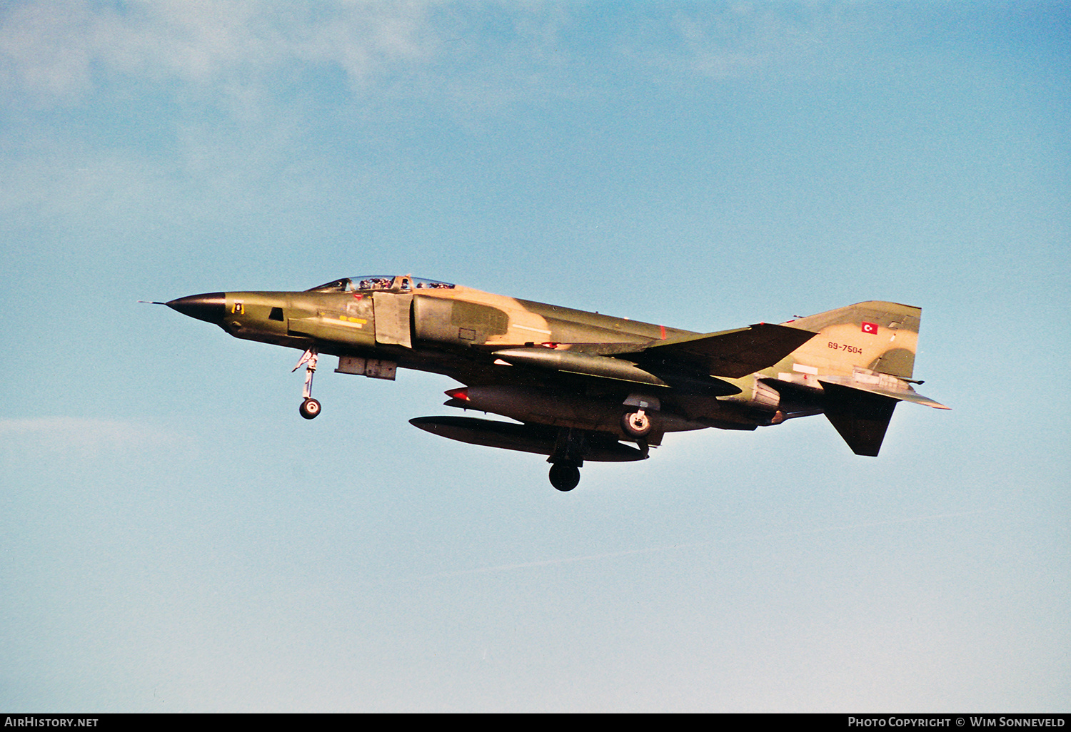 Aircraft Photo of 69-7504 | McDonnell Douglas RF-4E Phantom II | Turkey - Air Force | AirHistory.net #648452