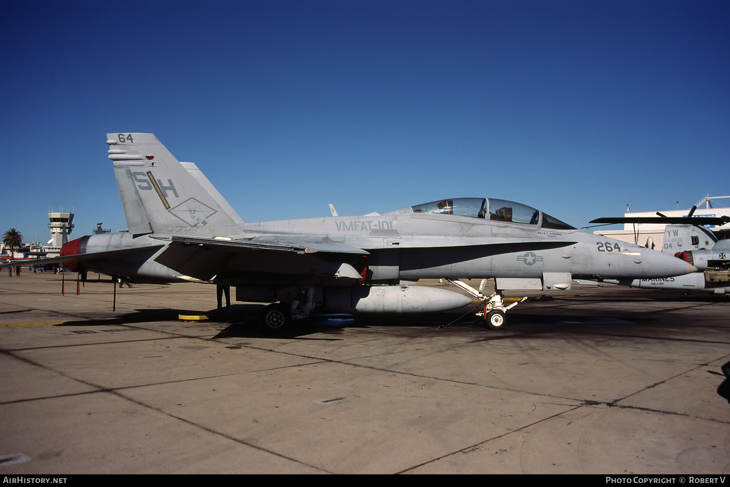 Aircraft Photo of 164053 | McDonnell Douglas F/A-18D Hornet | USA - Navy | AirHistory.net #648875