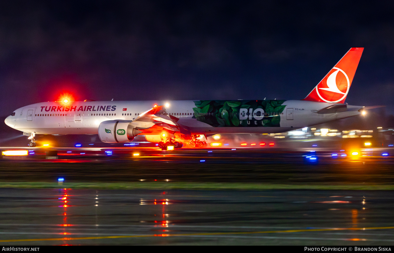 Aircraft Photo of TC-LJH | Boeing 777-3F2/ER | Turkish Airlines | AirHistory.net #648970