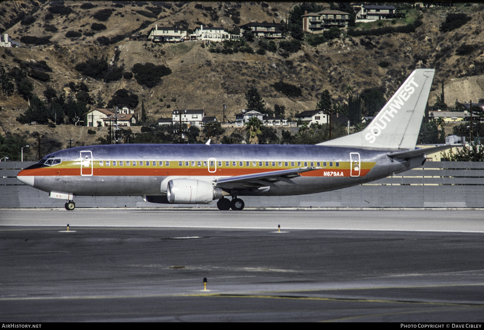 Aircraft Photo of N679AA | Boeing 737-3A4 | Southwest Airlines | AirHistory.net #648989