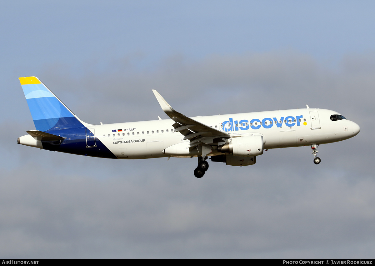 Aircraft Photo of D-AIUT | Airbus A320-214 | Discover Airlines | AirHistory.net #649057