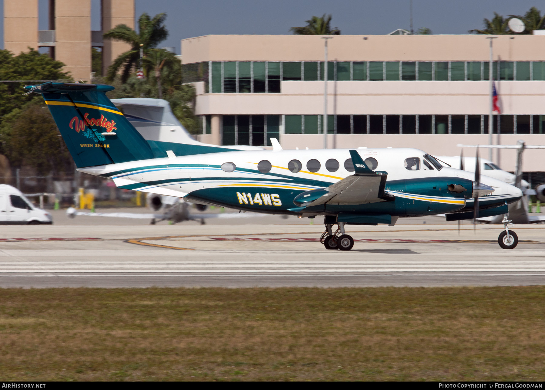 Aircraft Photo of N14WS | Beechcraft B200GT Super King Air | Woodies Wash Shack | AirHistory.net #649084