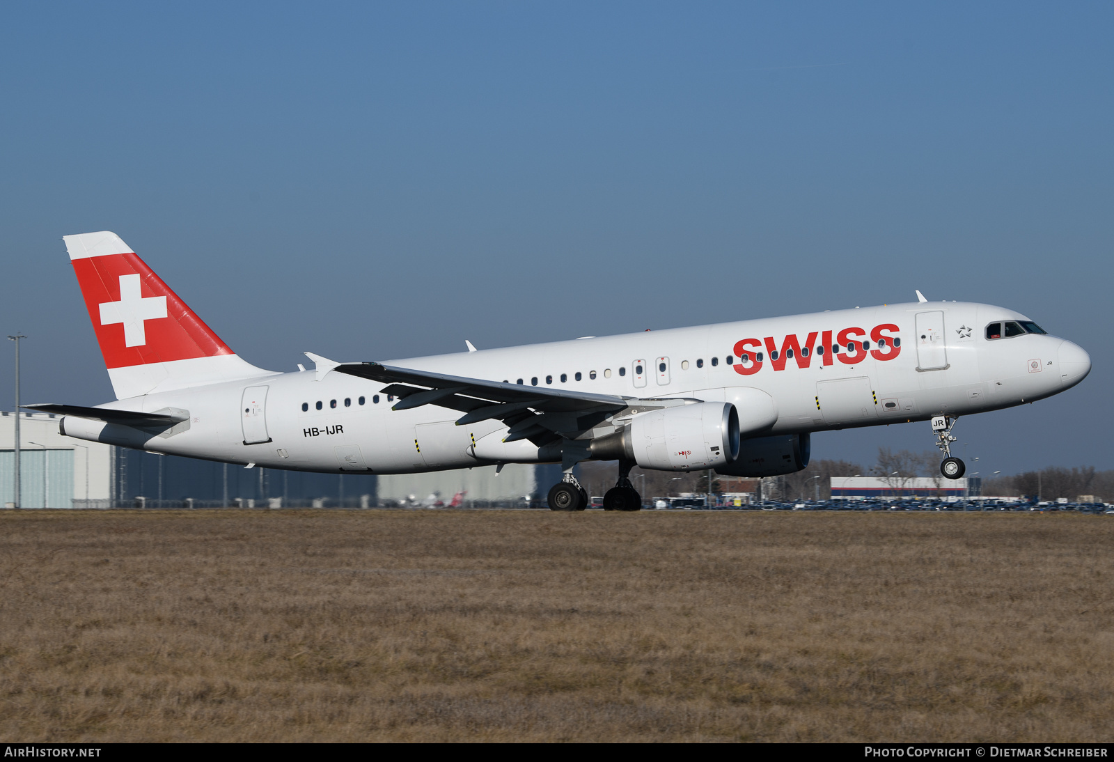 Aircraft Photo of HB-IJR | Airbus A320-214 | Swiss International Air Lines | AirHistory.net #649141