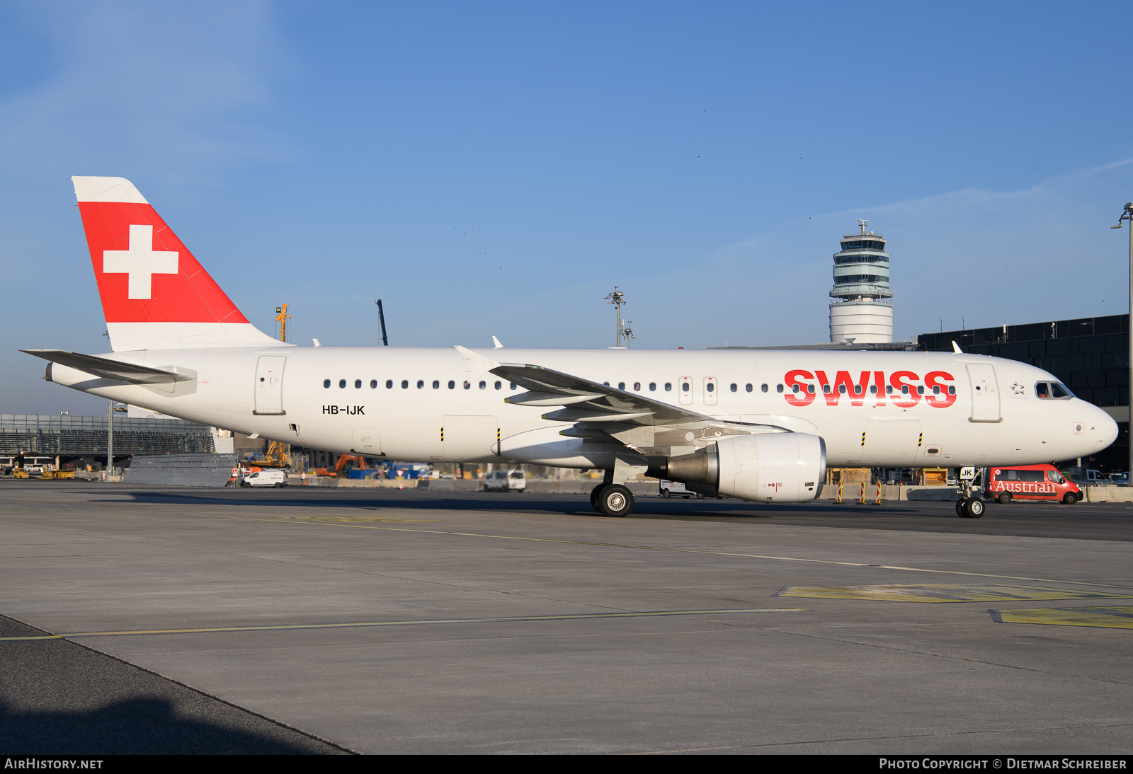 Aircraft Photo of HB-IJK | Airbus A320-214 | Swiss International Air Lines | AirHistory.net #649156