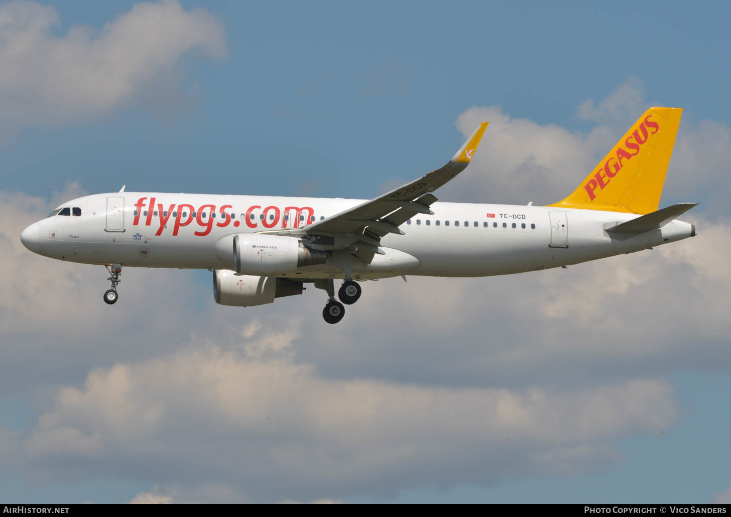 Aircraft Photo of TC-DCD | Airbus A320-214 | Pegasus Airlines | AirHistory.net #649228
