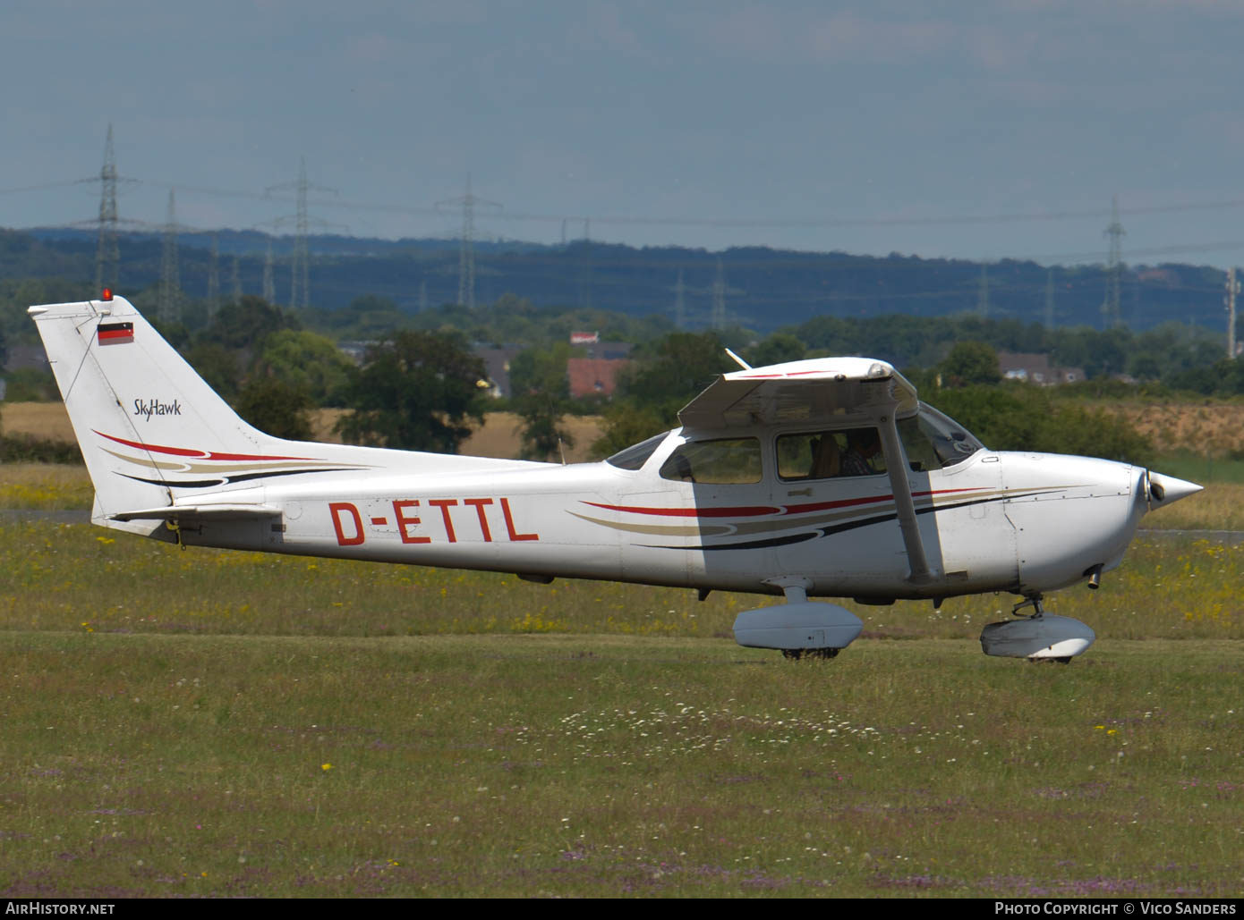 Aircraft Photo of D-ETTL | Cessna 172R Skyhawk II | AirHistory.net #649235