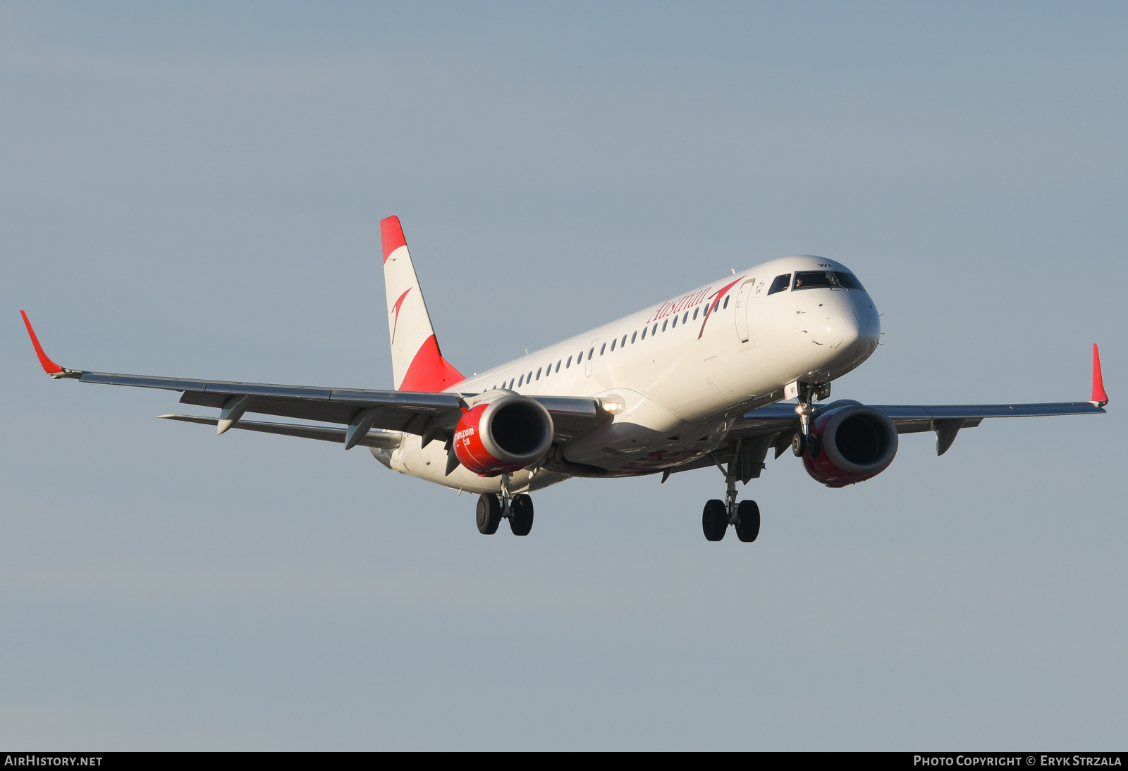 Aircraft Photo of OE-LWI | Embraer 195LR (ERJ-190-200LR) | Austrian Airlines | AirHistory.net #649272