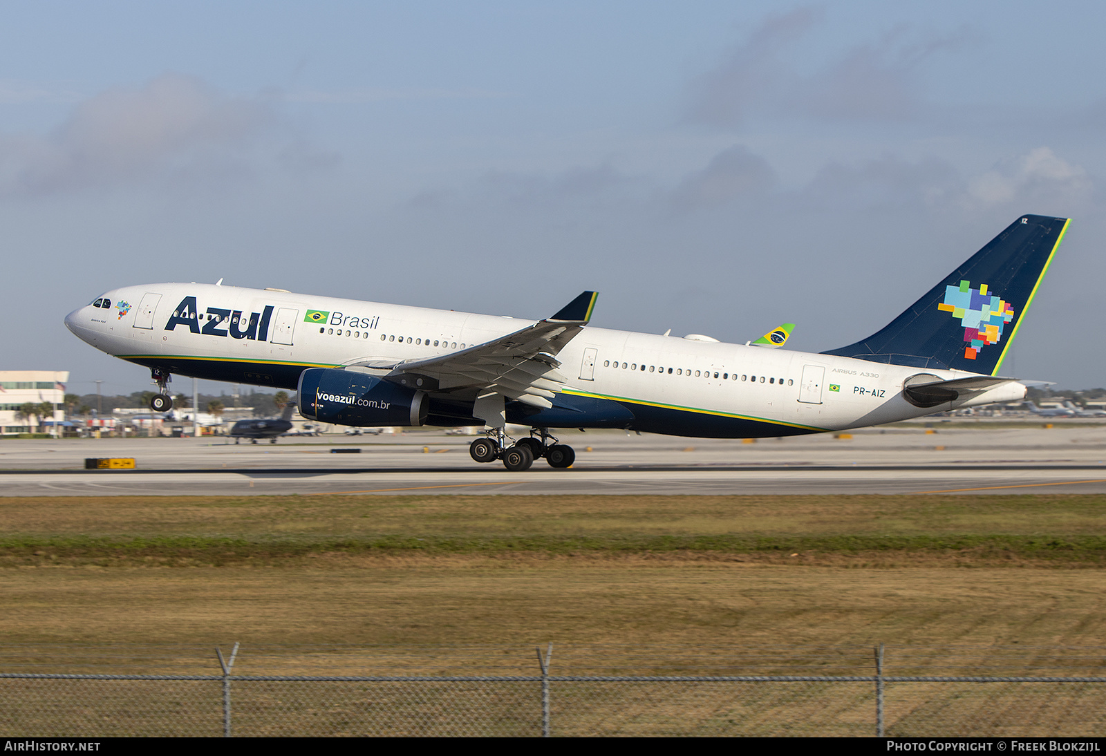 Aircraft Photo of PR-AIZ | Airbus A330-243 | Azul Linhas Aéreas Brasileiras | AirHistory.net #649413