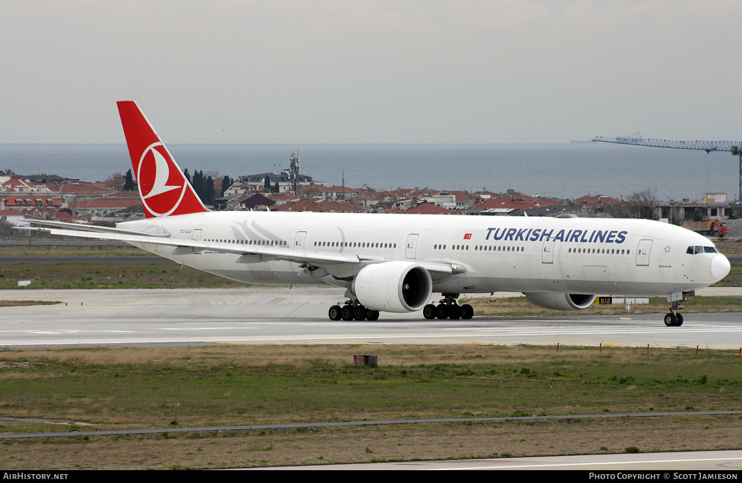Aircraft Photo of TC-JJJ | Boeing 777-3F2/ER | Turkish Airlines | AirHistory.net #649420