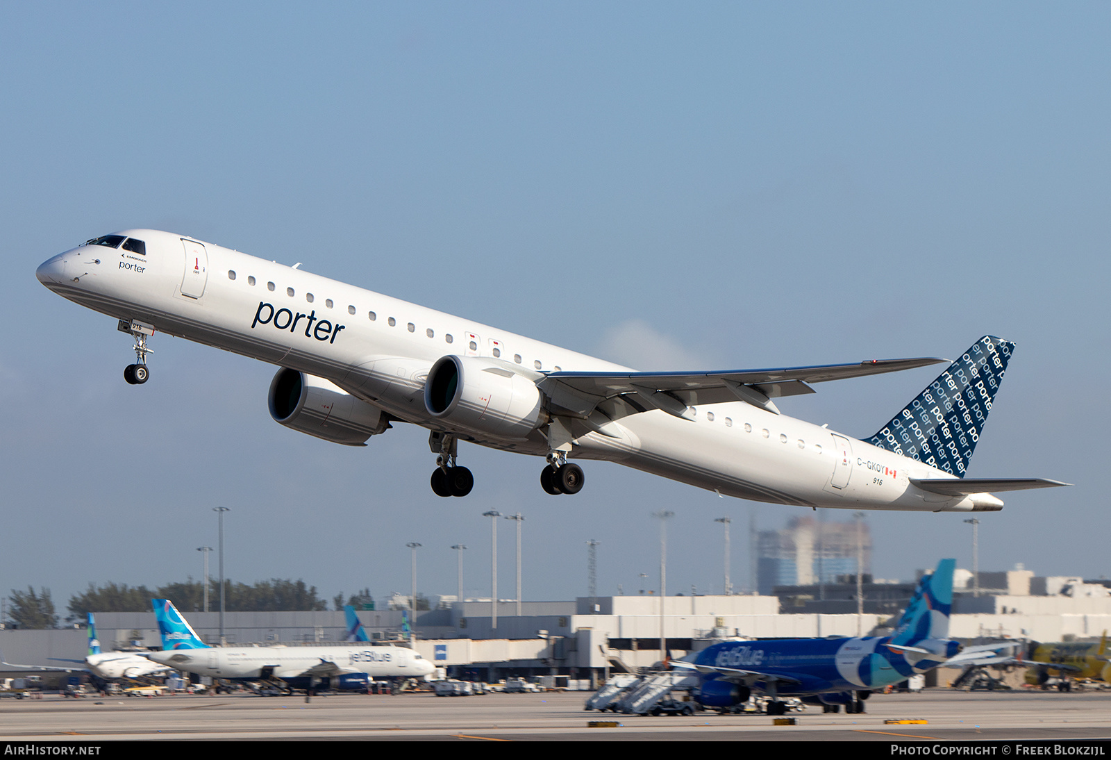 Aircraft Photo of C-GKQY | Embraer 195-E2 (ERJ-190-400) | Porter Airlines | AirHistory.net #649475