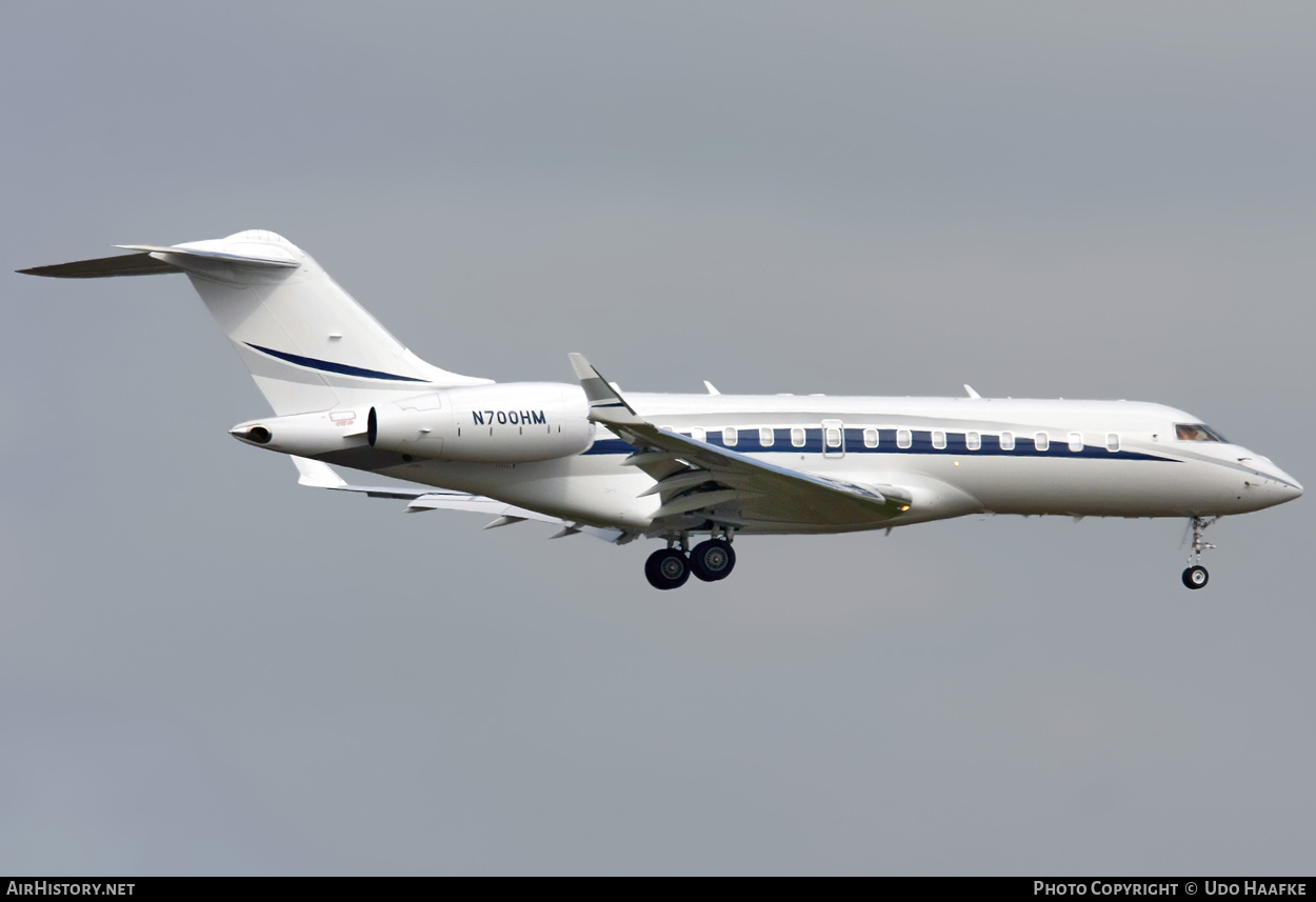 Aircraft Photo of N700HM | Bombardier Global Express XRS (BD-700-1A10) | AirHistory.net #649477