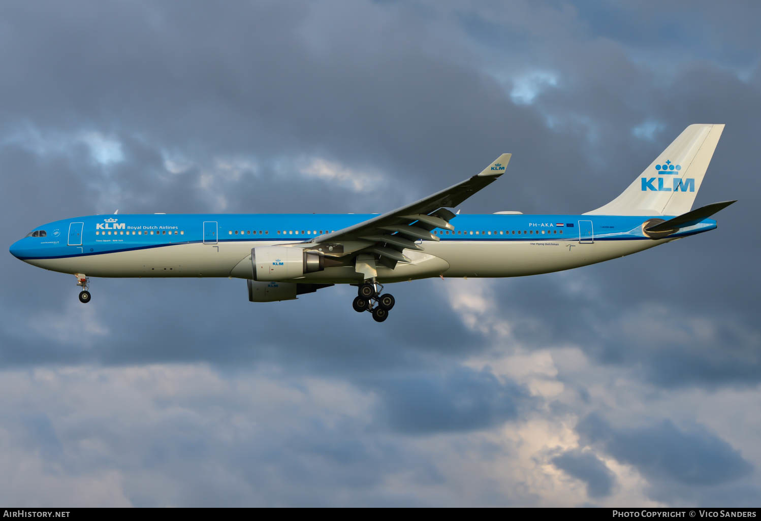 Aircraft Photo of PH-AKA | Airbus A330-303 | KLM - Royal Dutch Airlines | AirHistory.net #649480