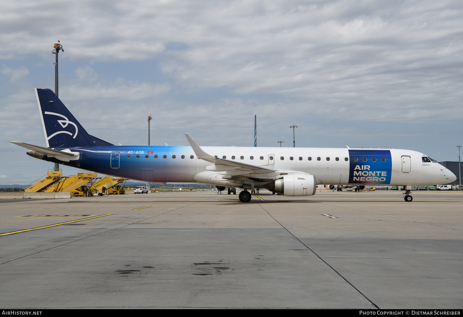 Aircraft Photo of 4O-AOB | Embraer 195LR (ERJ-190-200LR) | Air Montenegro | AirHistory.net #649504