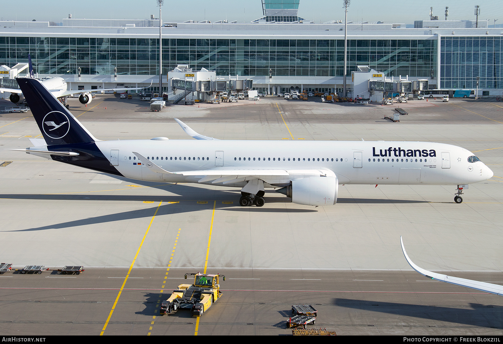 Aircraft Photo of D-AIVC | Airbus A350-941 | Lufthansa | AirHistory.net #649525