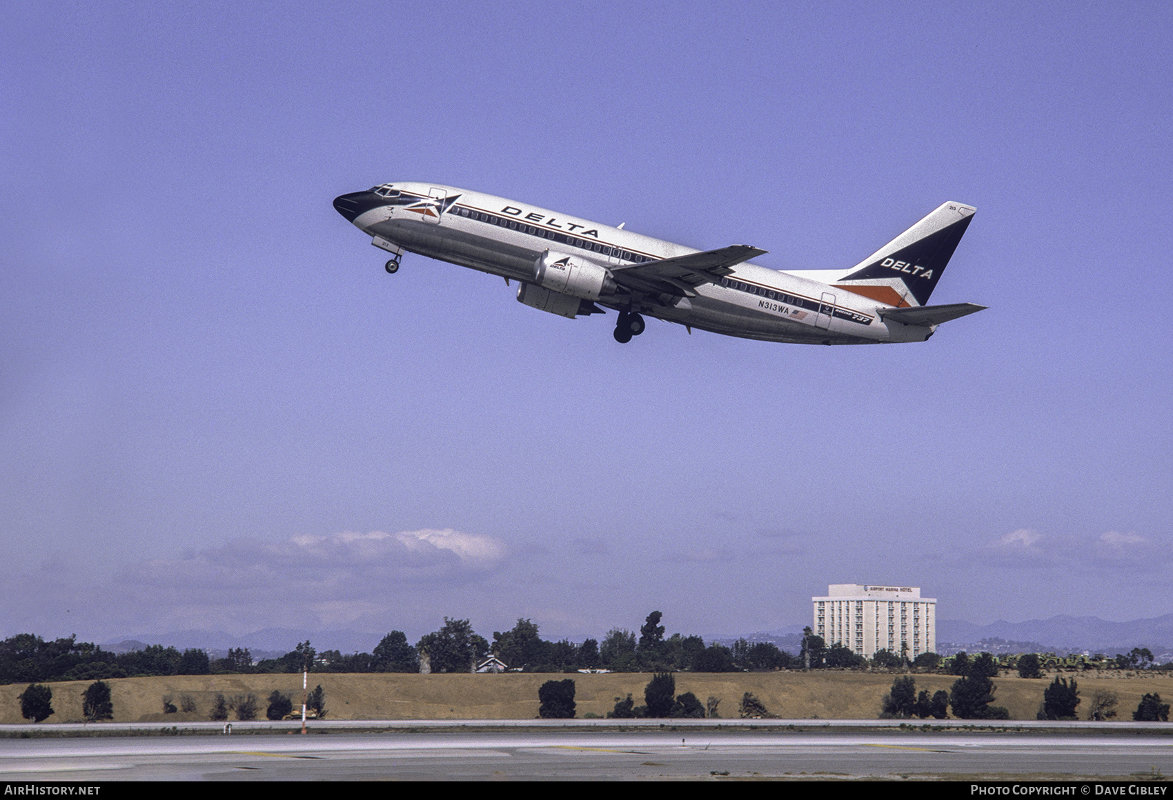 Aircraft Photo of N313WA | Boeing 737-347 | Delta Air Lines | AirHistory.net #649529