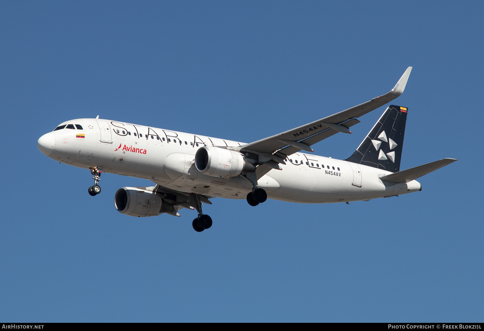 Aircraft Photo of N454AV | Airbus A320-214 | Avianca | AirHistory.net #649554