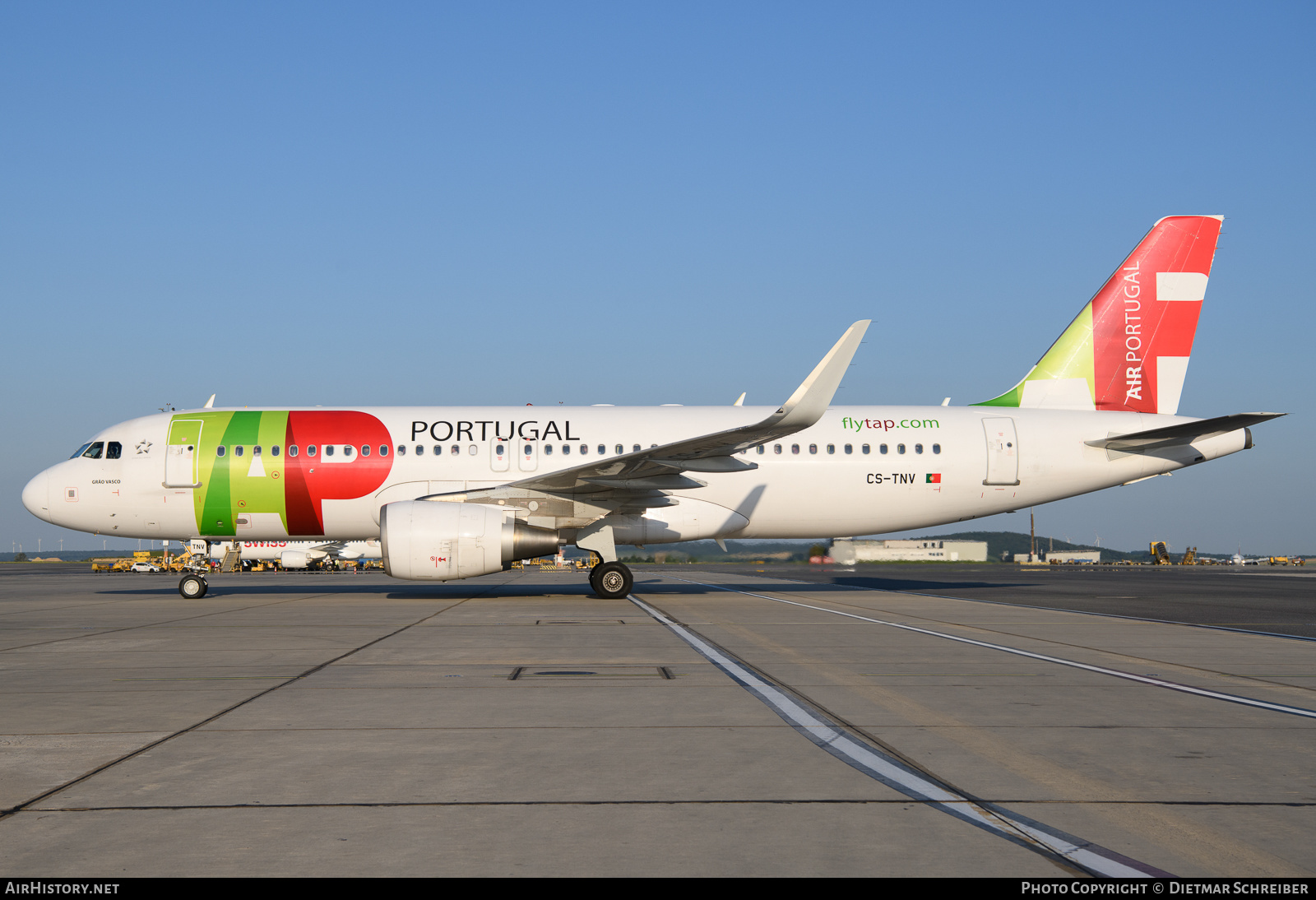 Aircraft Photo of CS-TNV | Airbus A320-214 | TAP Air Portugal | AirHistory.net #649560