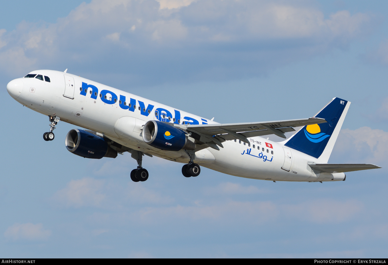 Aircraft Photo of TS-INT | Airbus A320-214 | Nouvelair Tunisie | AirHistory.net #649693