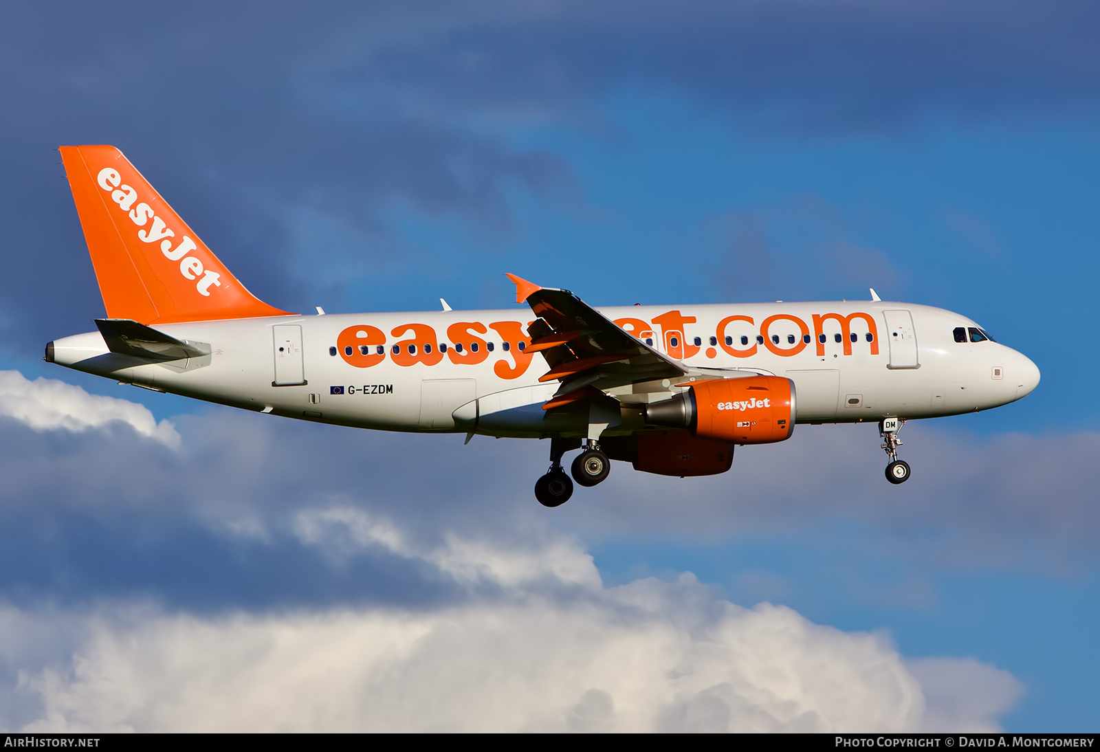 Aircraft Photo of G-EZDM | Airbus A319-111 | EasyJet | AirHistory.net #649704