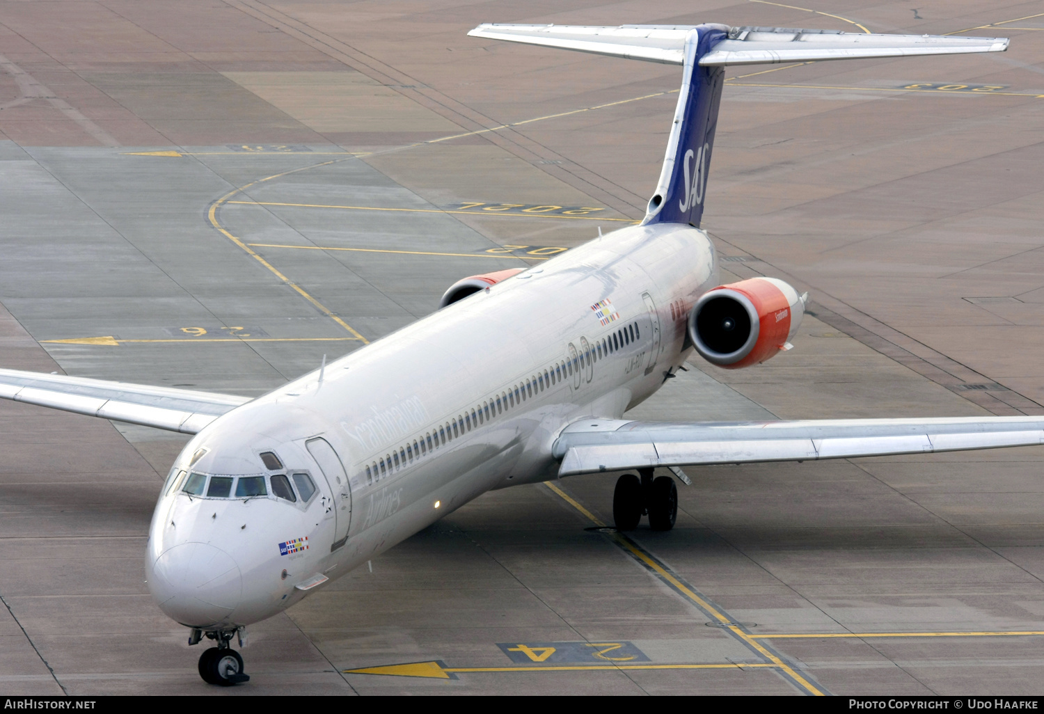 Aircraft Photo of LN-ROT | McDonnell Douglas MD-82 (DC-9-82) | Scandinavian Airlines - SAS | AirHistory.net #649809