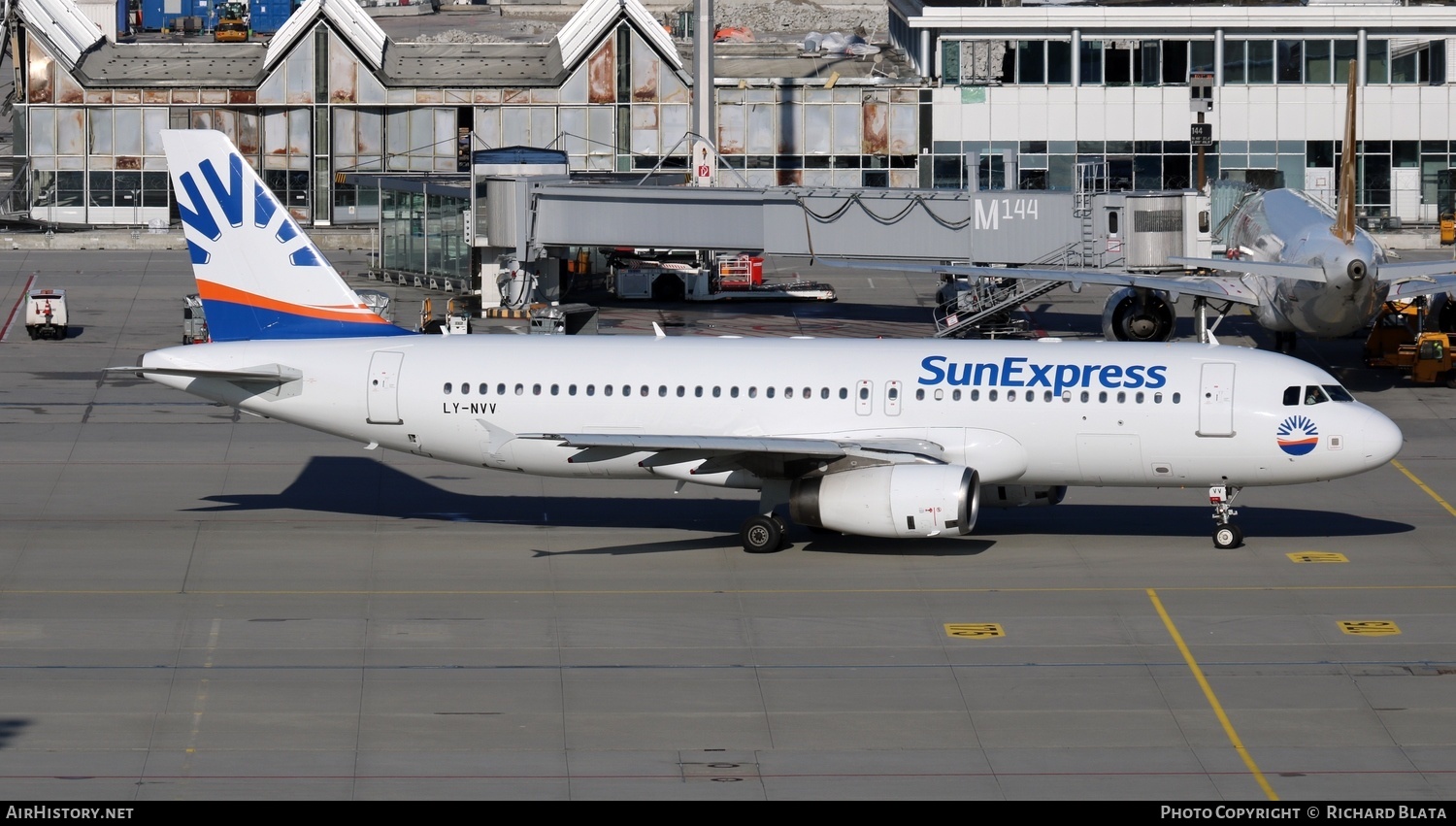 Aircraft Photo of LY-NVV | Airbus A320-232 | SunExpress | AirHistory.net #649890