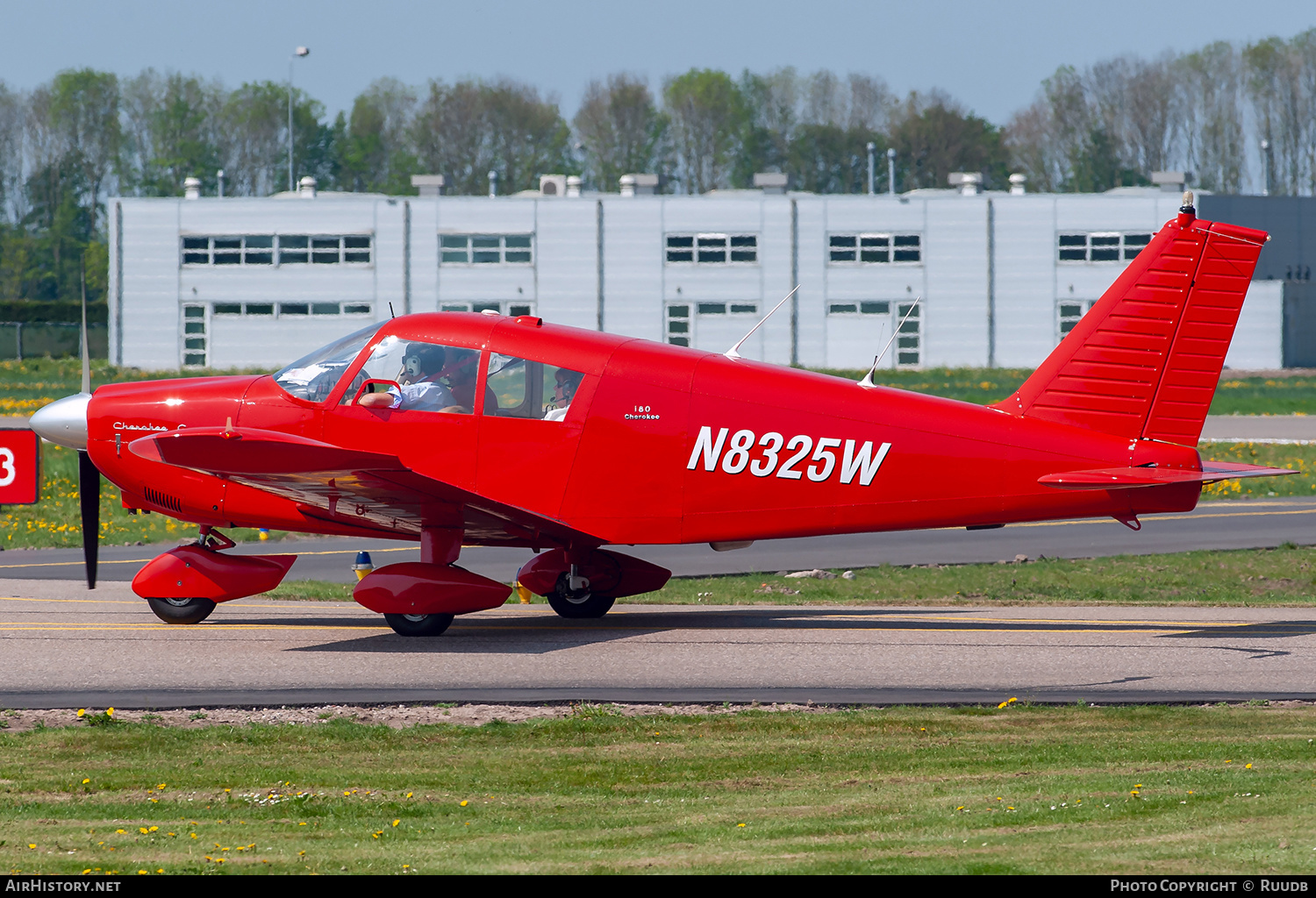 Aircraft Photo of N8325W | Piper PA-28-180 Cherokee Archer | AirHistory.net #649927