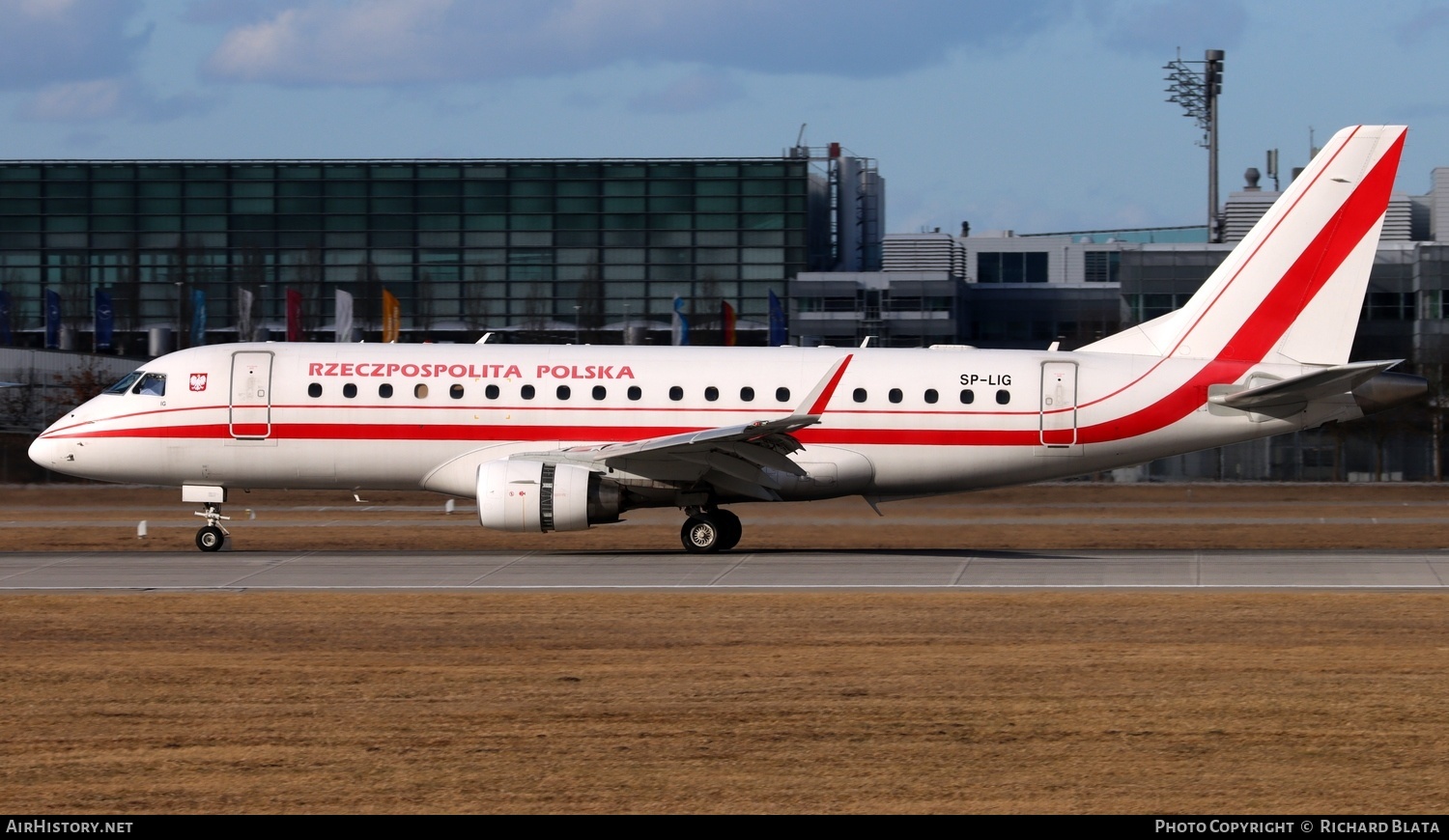 Aircraft Photo of SP-LIG | Embraer 175LR (ERJ-170-200LR) | Republic of Poland - Rzeczpospolita Polska | AirHistory.net #649959