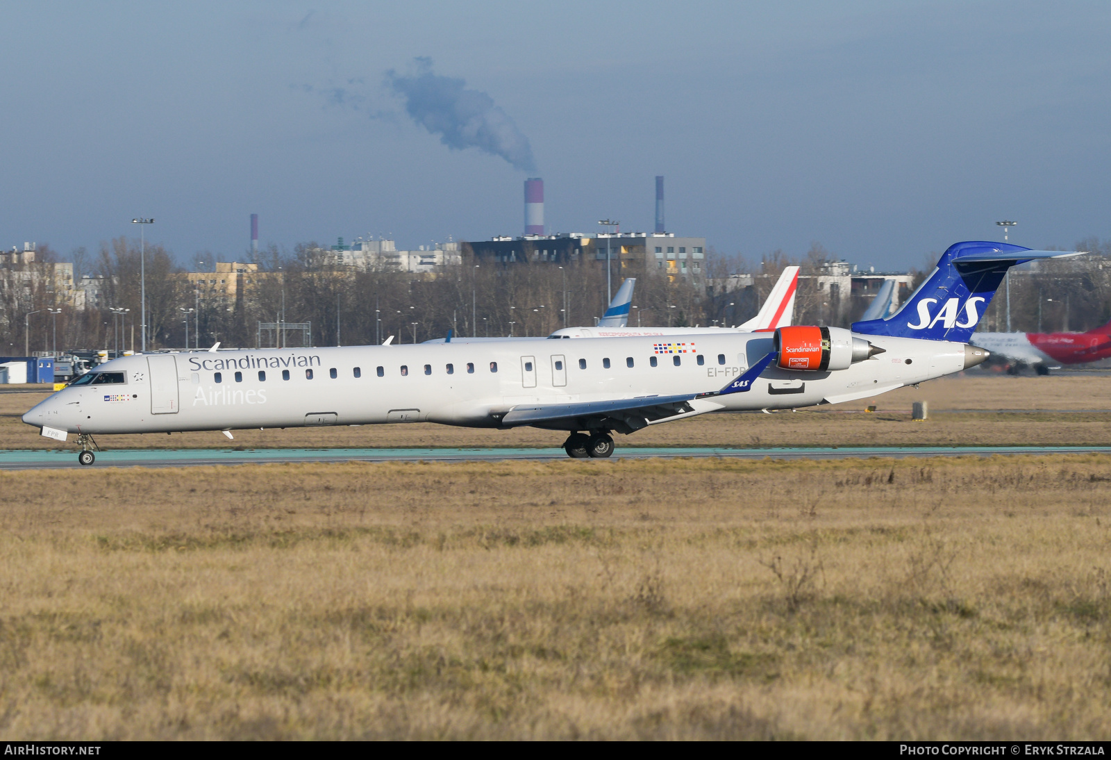 Aircraft Photo of EI-FPR | Bombardier CRJ-900LR (CL-600-2D24) | Scandinavian Airlines - SAS | AirHistory.net #649966