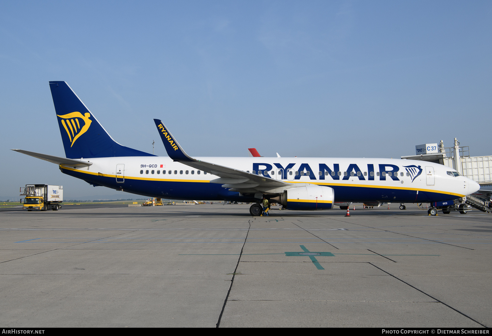 Aircraft Photo of 9H-QCD | Boeing 737-8AS | Ryanair | AirHistory.net #649982