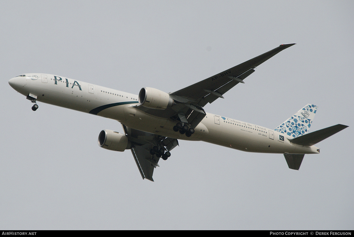 Aircraft Photo of AP-BHV | Boeing 777-340/ER | Pakistan International Airlines - PIA | AirHistory.net #650026