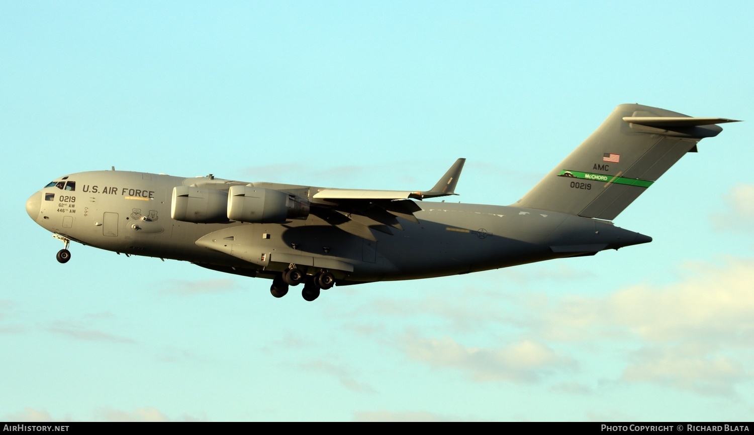 Aircraft Photo of 10-0219 / 00219 | Boeing C-17A Globemaster III | USA - Air Force | AirHistory.net #650099