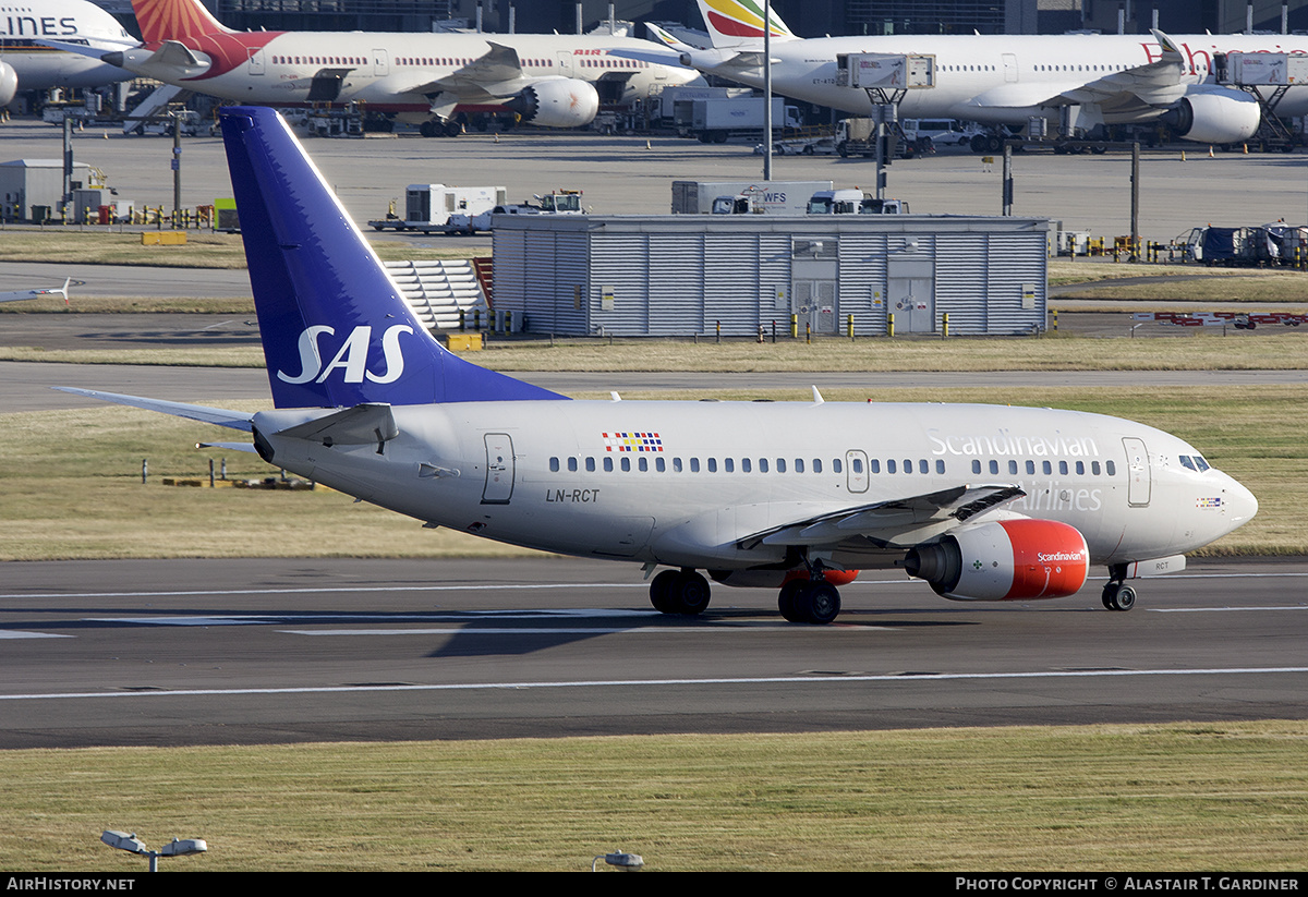 Aircraft Photo of LN-RCT | Boeing 737-683 | Scandinavian Airlines - SAS | AirHistory.net #650113