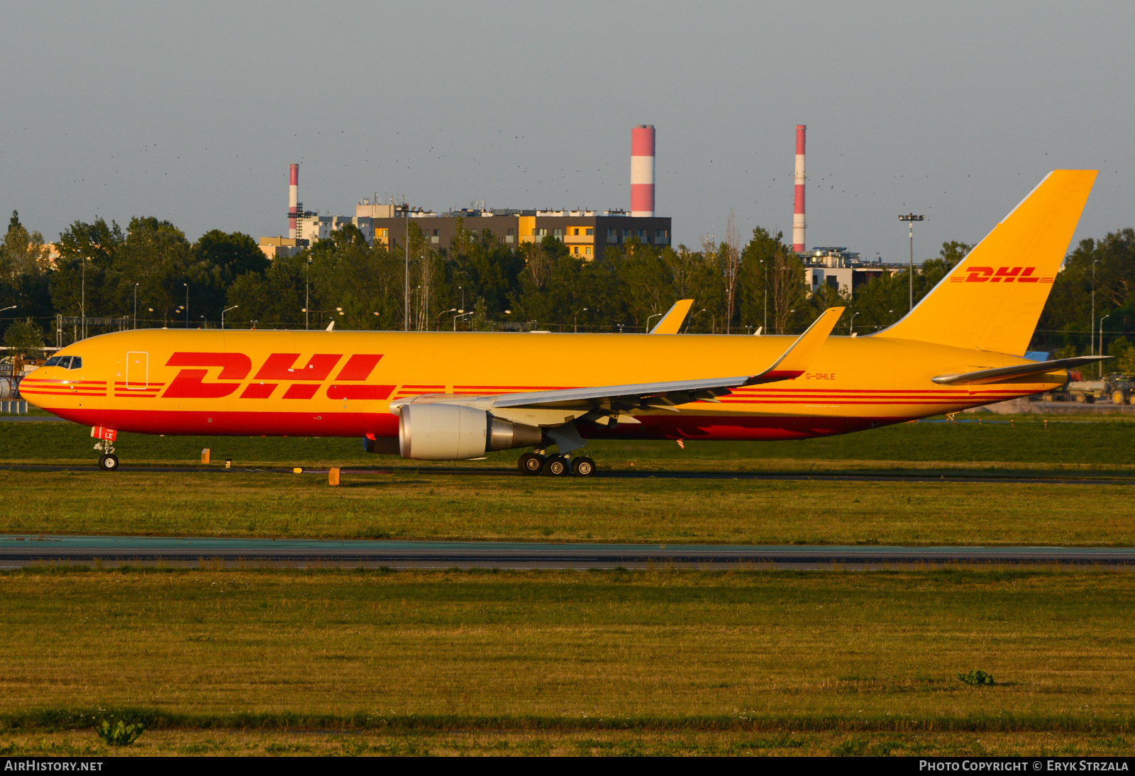 Aircraft Photo of G-DHLE | Boeing 767-3JHF | DHL International | AirHistory.net #650141