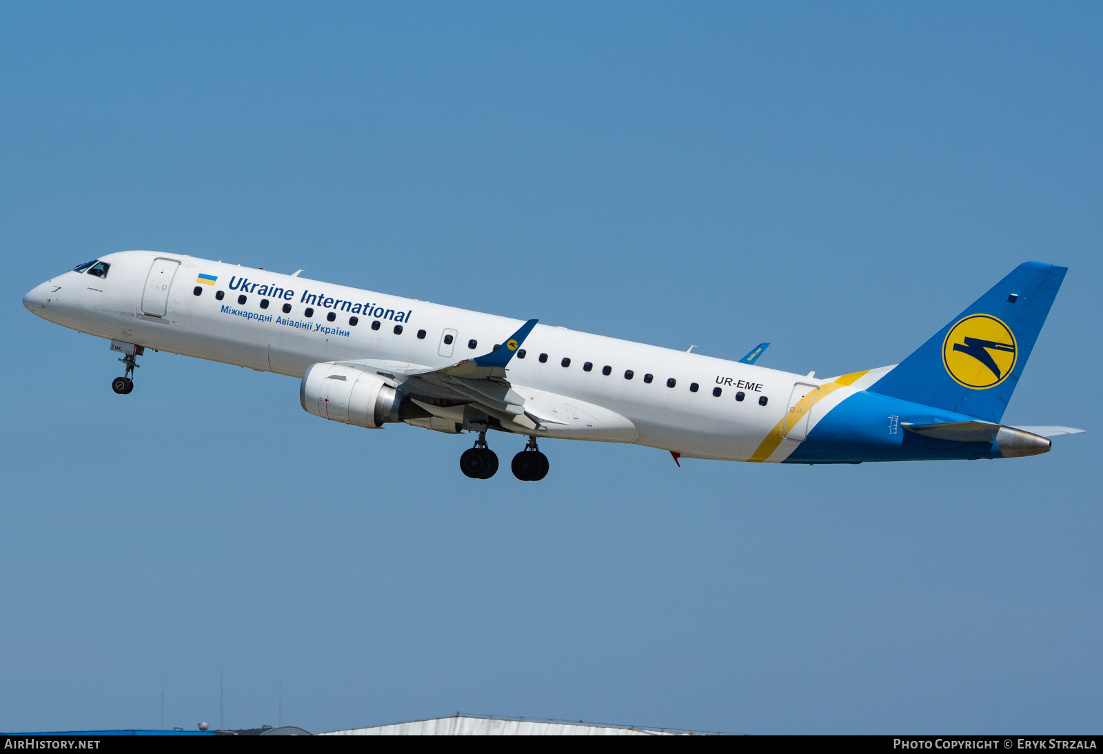 Aircraft Photo of UR-EME | Embraer 190STD (ERJ-190-100STD) | Ukraine International Airlines | AirHistory.net #650148