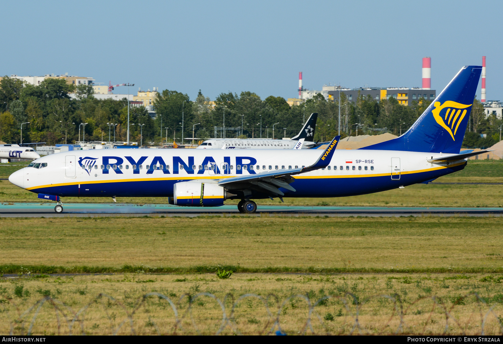 Aircraft Photo of SP-RSE | Boeing 737-800 | Ryanair | AirHistory.net #650157