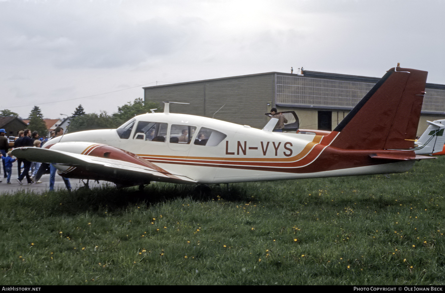 Aircraft Photo of LN-VYS | Piper PA-23-250 Aztec B | AirHistory.net #650297