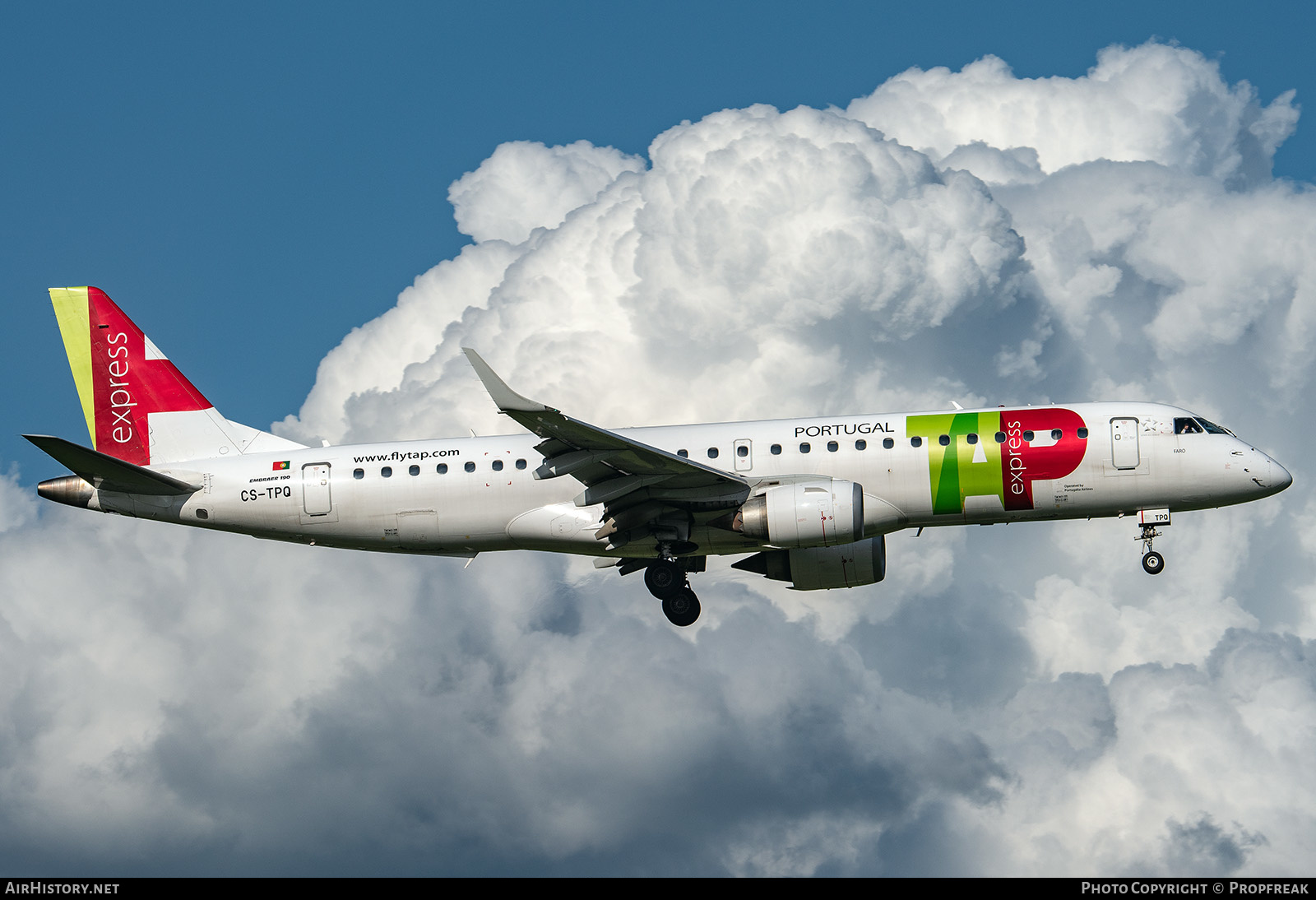 Aircraft Photo of CS-TPQ | Embraer 190LR (ERJ-190-100LR) | TAP Portugal Express | AirHistory.net #650334