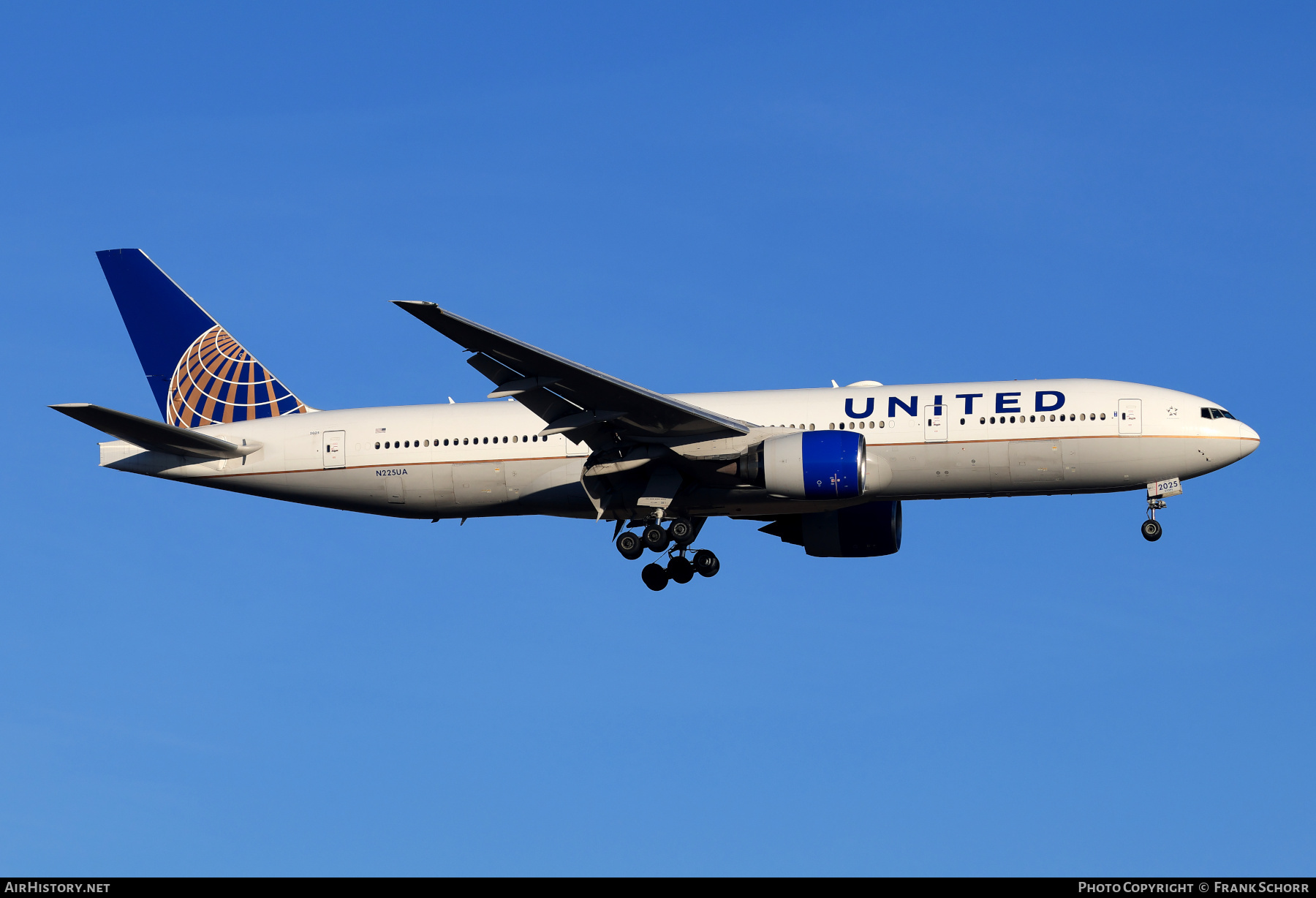 Aircraft Photo of N225UA | Boeing 777-222/ER | United Airlines | AirHistory.net #650343