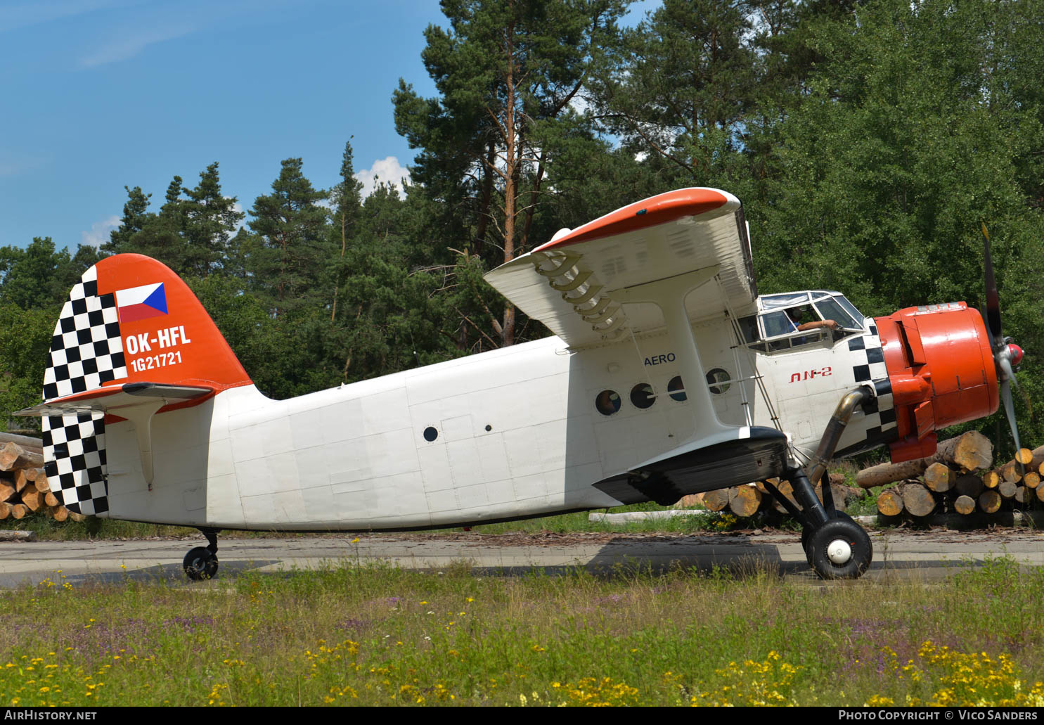 Aircraft Photo of OK-HFL | Antonov An-2R | Aerovia | AirHistory.net #650526