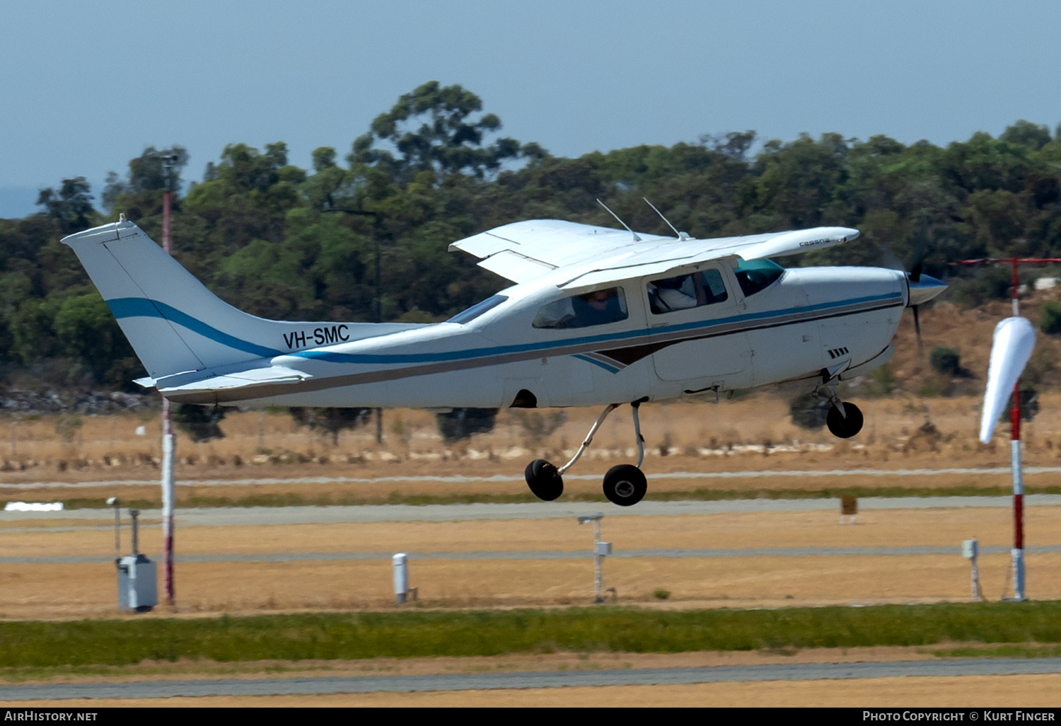 Aircraft Photo of VH-SMC | Cessna 210M Centurion | AirHistory.net #650611