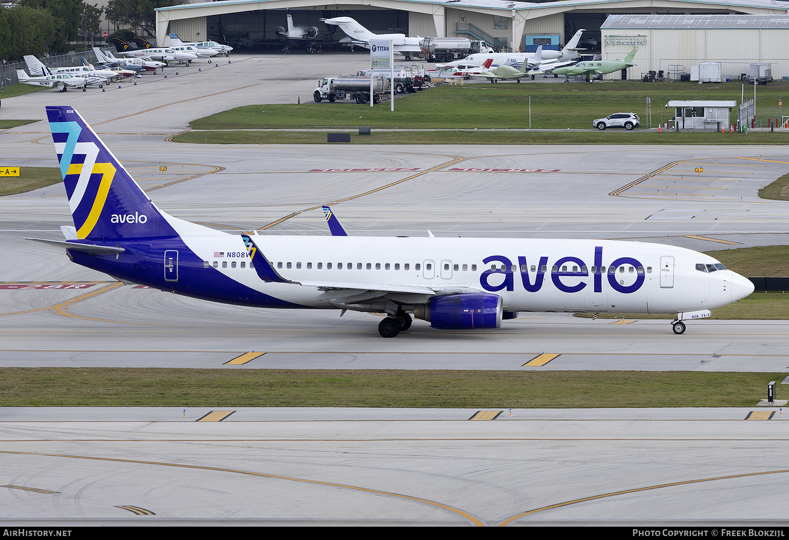 Aircraft Photo of N808VL | Boeing 737-8EH | Avelo Airlines | AirHistory.net #650670