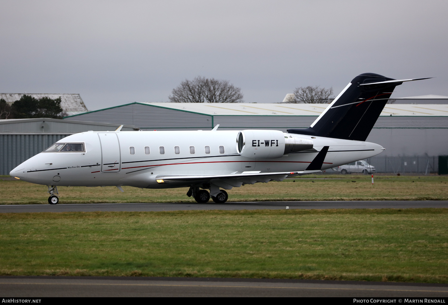 Aircraft Photo of EI-WFI | Bombardier Challenger 605 (CL-600-2B16) | AirHistory.net #650741