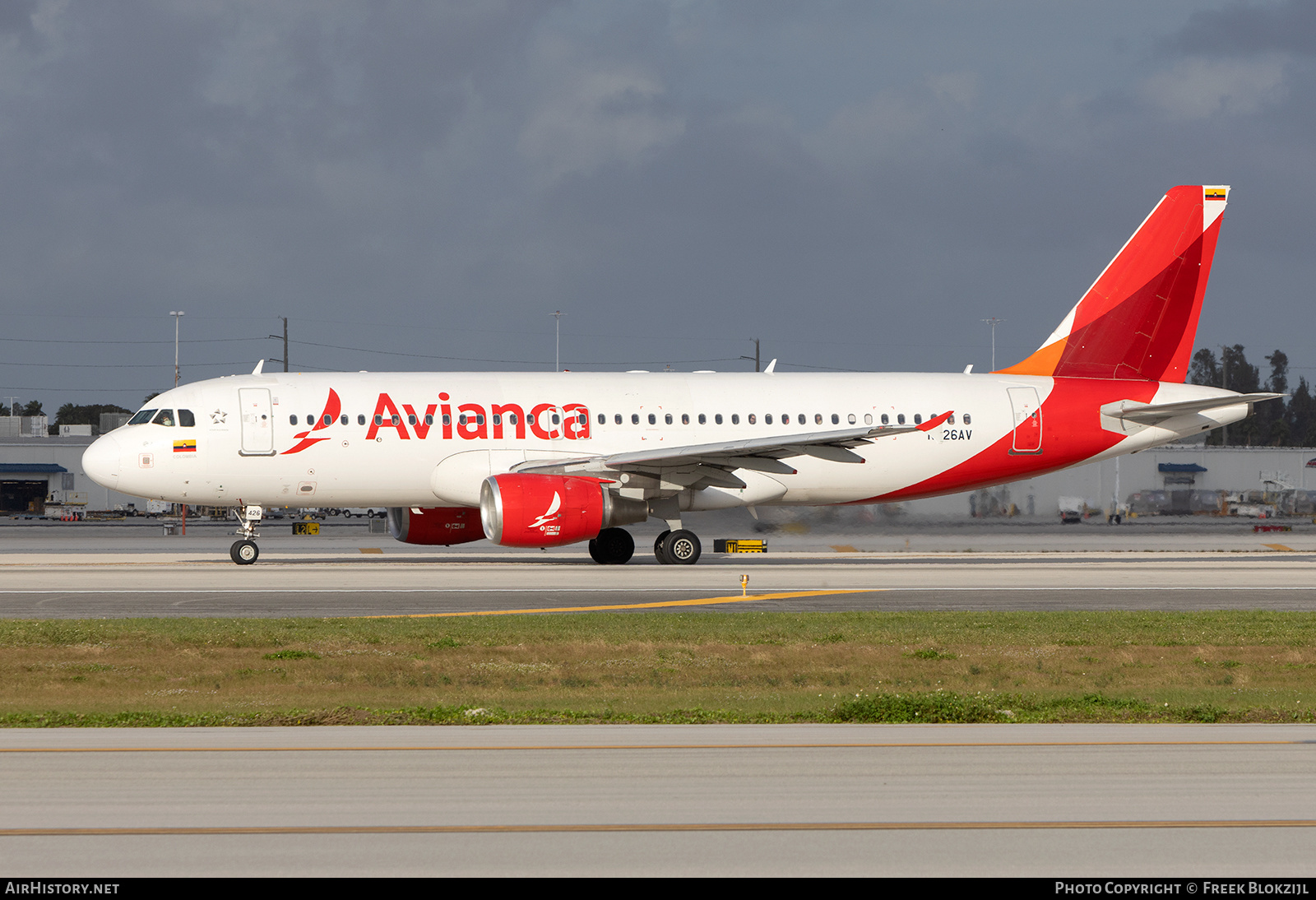 Aircraft Photo of N426AV | Airbus A320-214 | Avianca | AirHistory.net #650992