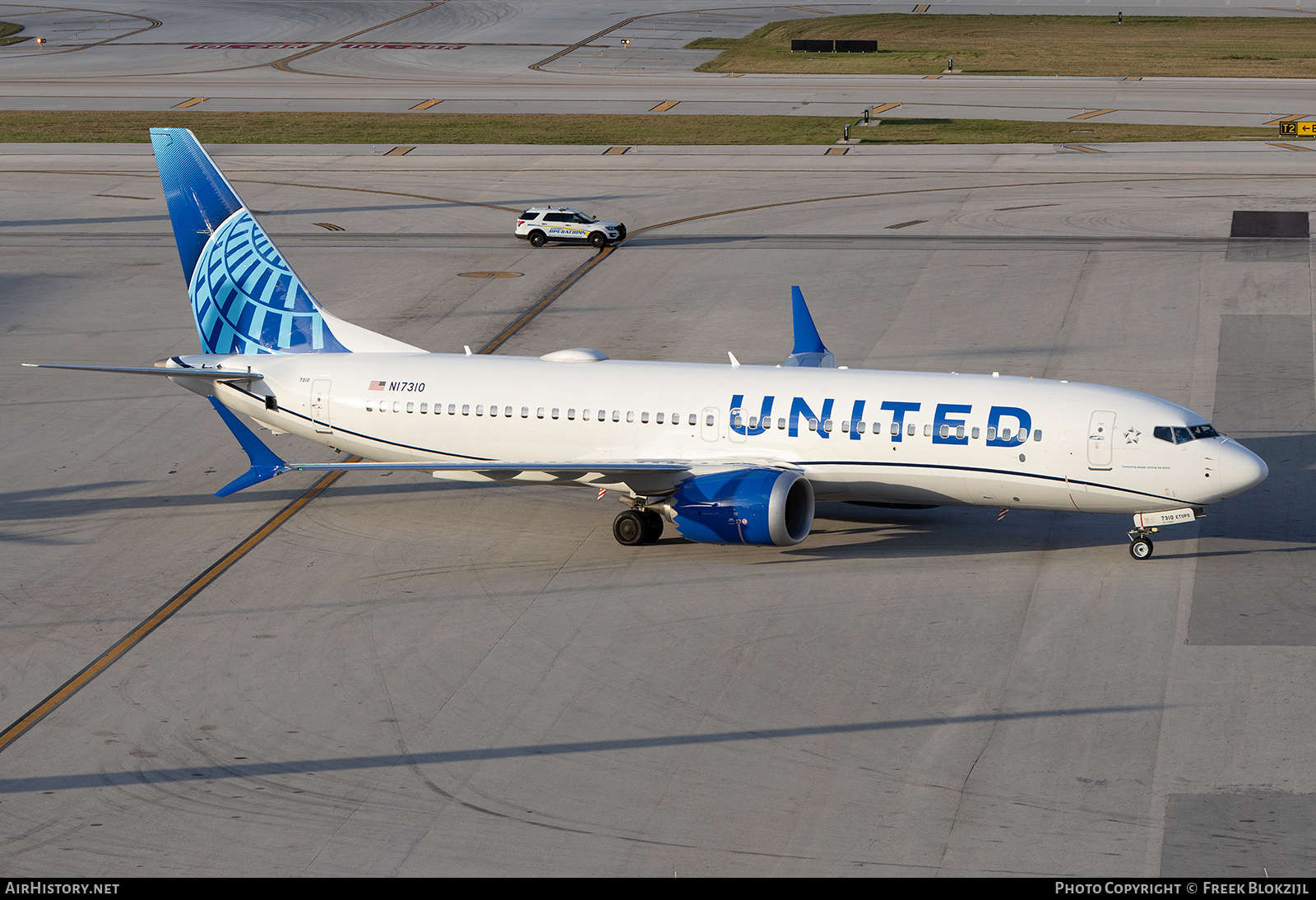 Aircraft Photo of N17310 | Boeing 737-8 Max 8 | United Airlines | AirHistory.net #651000