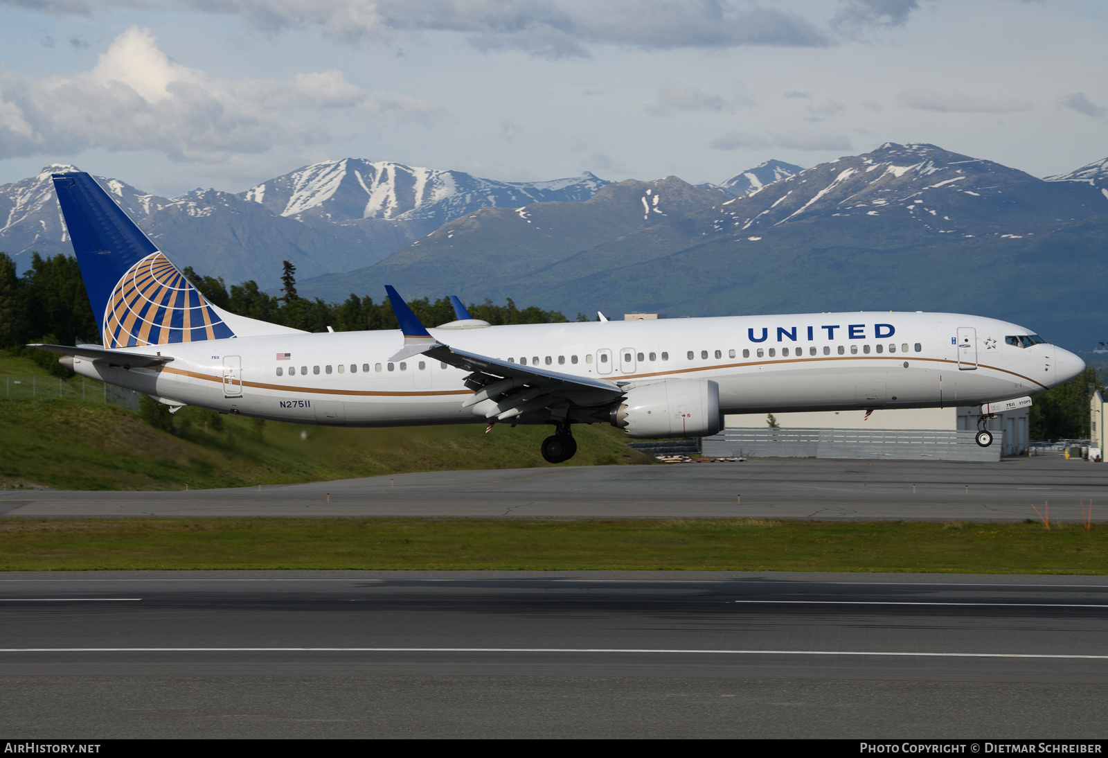 Aircraft Photo of N27511 | Boeing 737-9 Max 9 | United Airlines | AirHistory.net #651013